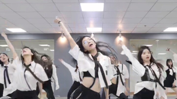 [SNH48] มีสมาชิกคนไหนในวงที่อยากจะเต้นเพลงนี้แต่ยังไม่ได้เรียนบ้างคะ?