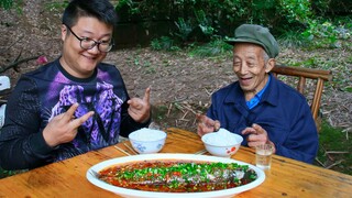 喜欢吃鱼的要收藏了，阿米秘制“跳水草鱼”鲜嫩多汁，香辣过瘾