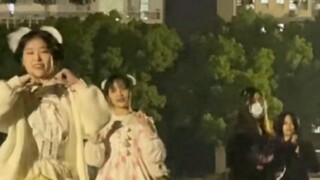 Kumpulan cuplikan adegan langsung di taman bermain [Random Home Dance] yang akan membuat Anda senang