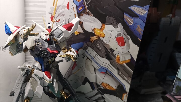 Combo chân của Taipan MB Style Strike Freedom