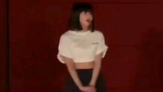 《LilyM 的刘海掀起来了？ 》NMIXX Lily  covers Hard carry by Got7 focus