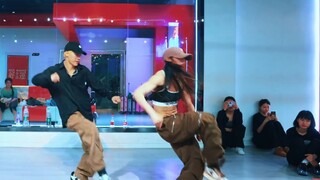 [CUBE Dance Studio] Giống như có thể với tới nhưng không thể giữ chặt # Pan Pan & Ziqi biên đạo "FEE