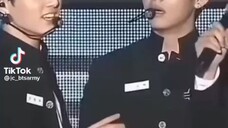 jungkook sing cute ng boses. V 😅🤣