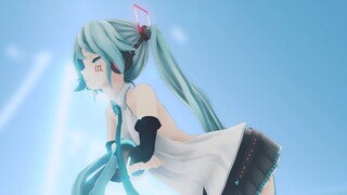 「Hatsune Mikuです」Don’t be shy