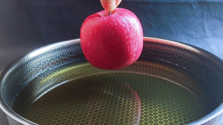 [อาหาร]ทอดแอปเปิ้ลที่อุณหภูมิ 180 องศาเซลเซียสแล้วชิม