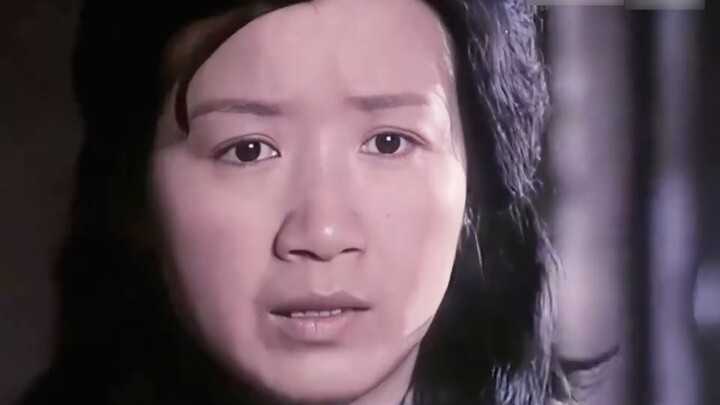 Để bắt nhân viên làm thêm giờ, ông chủ đen tối đã thử mọi cách có thể "Ngọn lửa khiêu vũ"