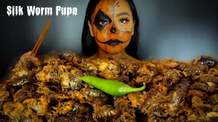 EATING SILK WORM PUPA (Exotic Food) | HALLOWEEN MUKBANG 🎃🐛