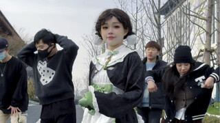 Robot dolls come to Zhejiang University to arrest people