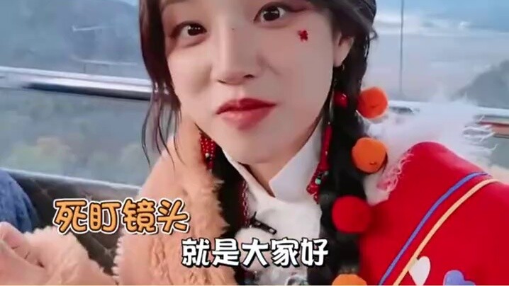 ความแตกต่างระหว่างไอดอลและนักแสดงเมื่อมองกล้อง