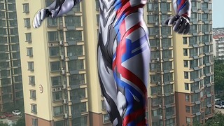 Ultraman ketakutan