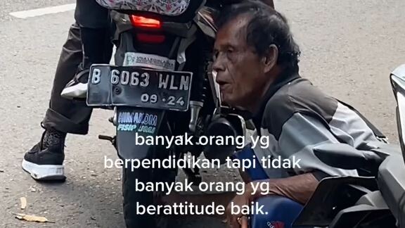 orang yang berpendidikan belum tentu berilmu