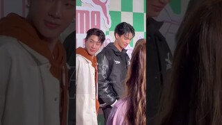 The side eye he gave to tease the  fans for screaming🤣 #winmetawin #offjumpol #funny #shorts #offgun