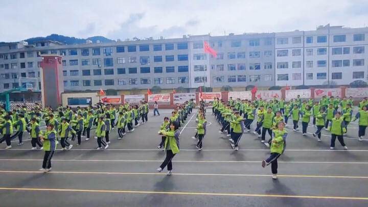 Senam radio di kampus juga cocok untuk BGM tarian titik kartu putri Gongsunli Yutu