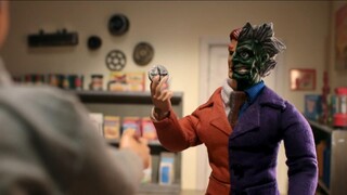 [Robot Chicken]s9e19 Người đàn ông hai mặt không có chỗ cho tuổi già