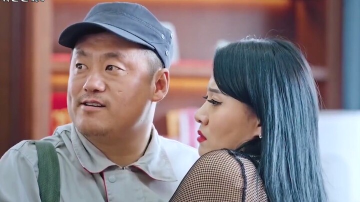董事长夫人来查岗，小员工一个举动，成功升职为经理