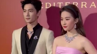 Help! There is a high-definition photo of Bai Ye at the Bulgari event of "Liu Yifei and Yang Yang"