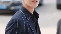 After Car Accident , CEO Gains Ability To Read Minds Chinese MiNiDrama