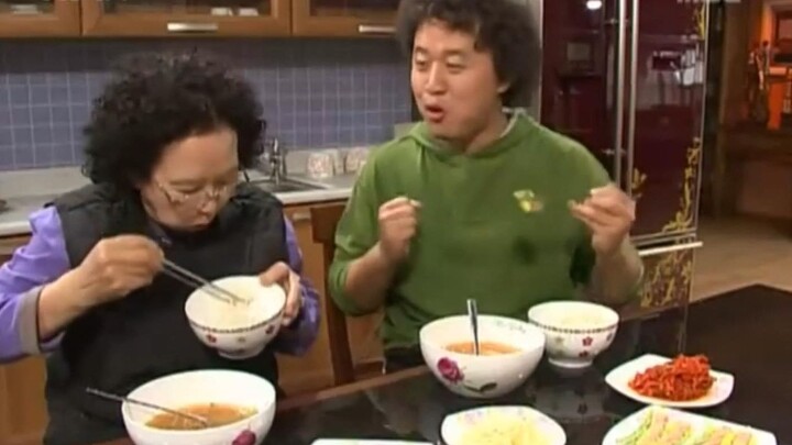 [รีมิกซ์]คนหิวเพลิดเพลินกับอาหารอร่อยใน <ชุลมุนครอบครัวอลเวง>