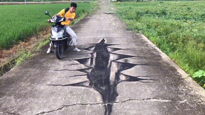 Daily Life|Draw a Vivid Fissure on the Road