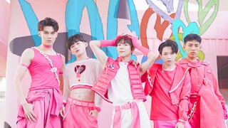 衣服越粉 跳舞越狠  男子五人《LOCO》翻跳【ITZY】