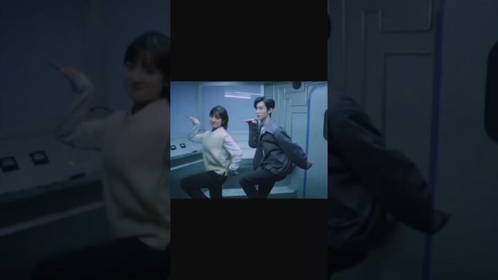 To open the Door 🤦‍♀️they had to 😂 make such poses 😁#chinesedrama #trendingshorts  #kdramalovers