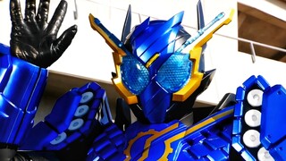 Never give in! Kamen Rider Build Knight's first dual-tank transformation