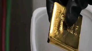 melting gold into jewelry and gold bars