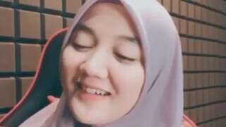 suka sama suaranya🥰