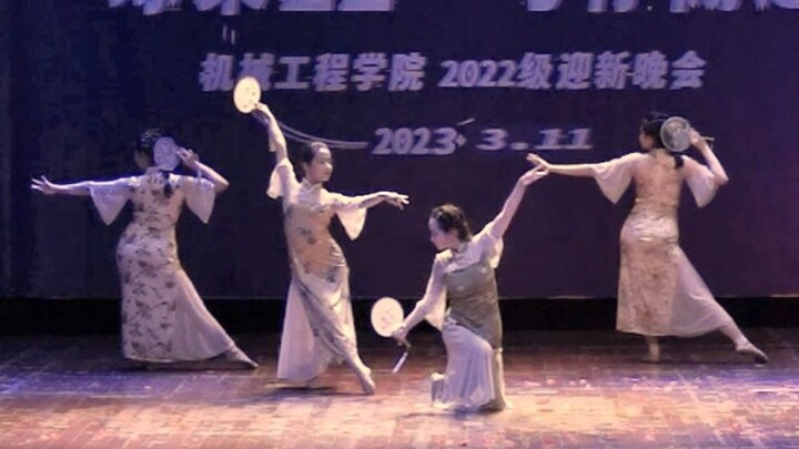 能看出这是哪四种颜色的旗袍嘛 |《入画江南》