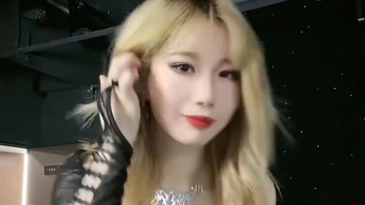 Apakah begini cara [Queencard/(G)i-dle] menari? Naik kereta terakhir
