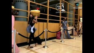 Khánh Vân mặc layout hồng tự tin trước Bán Kết Miss Universe 2020