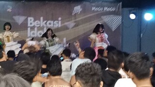 amai monogatari at bekasi idol festival