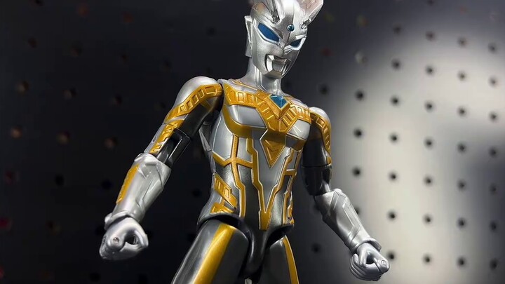 National Representative ~ Worth your wait! UAF Super Movable Ultimate Shining Ultraman Zero 15th Ann
