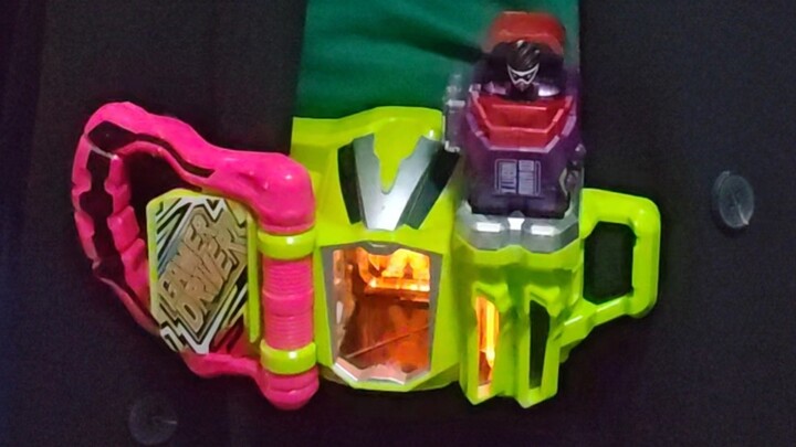 I hope that as a tokusatsu fan, you can continue to love tokusatsu.