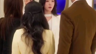 Royal Lies E21-30