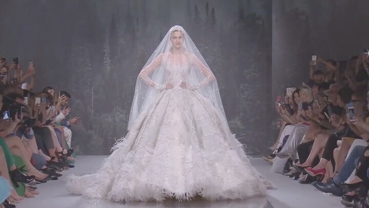 [Fashion]Koleksi Runway Gaun Pengantin Edisi 1