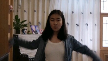 เด็กสาววัย 15 ปี เต้นเพลง “Shut Down” และตีให้เข้ากัน~