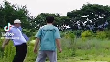 Hay_nako eunwoo_ bakit kase yun pa ginamit mong pang-salo😅🤣