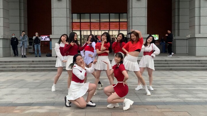 Wajib ditonton bagi gadis manis! Twice TT, si setan besar, flash mob di pintu masuk kafetaria Univer