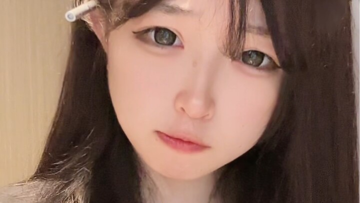 Anh trai tôi luôn đạt được mục tiêu.