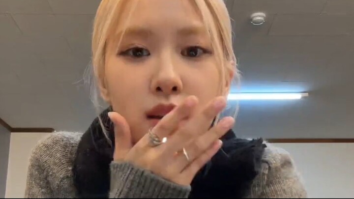 231127 BLACKPINK ROSÉ Weverse Live