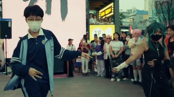 Bagaimana rasanya menari mengikuti lagu Paradise di Kpop Dance?