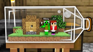 JJ and Mikey INSIDE the BOTTLE in Minecraft ! Surviving In a Bottle Village Challenge Maizen