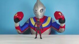 Ultraman yang sebenarnya sedang makan buah pir, Bellia memanggil dan mengancam Ultraman untuk member