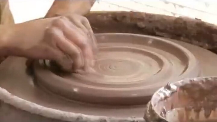 Making Ceramic Plates & Platters - Ceramic Platter Throwing