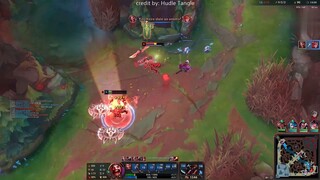 Soraka với biệt danh là xe cứu thương đi tới đâu hồi máu tới đó trong liên minh huyền thoại #game