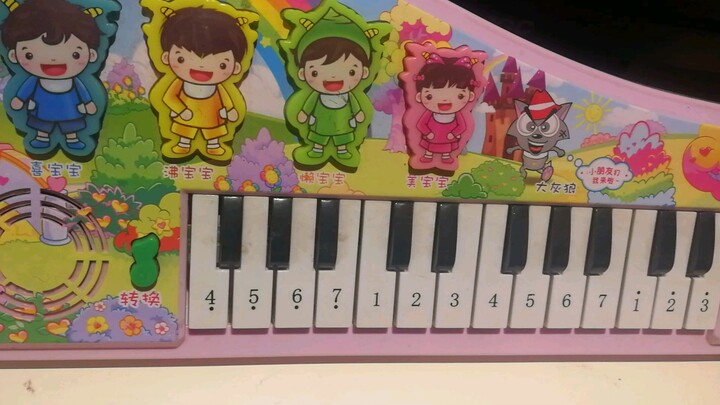"Bagaimana Cara Menggunakan Piano Mainan Satu Yuan untuk Memainkan Lagu Eksekusi JOJO"