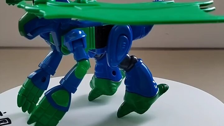 The Adventures of Lolo Star Jie reprinted the Tyrannosaurus Rex. Although the wings are loose, its p