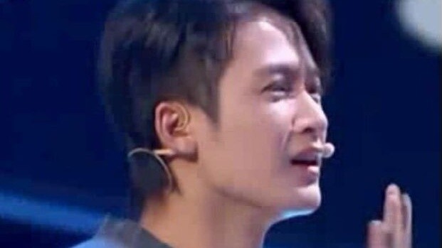 ฉันชอบดู Tan Jianci เต้นมาก เขาสามารถแสดงละคร ร้องเพลง และเต้นรำได้ เขาเป็นคนเก่งรอบด้านจริงๆ คุ้มค่