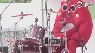 Ketika seorang drummer rock terpaksa mencari nafkah dan harus mengiringi lagu anak-anak... setelah s